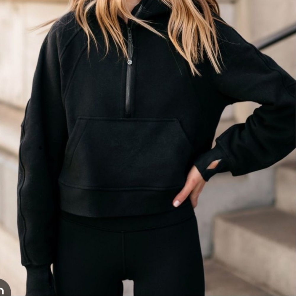 lululemon athletica Black cropped half zip
Scuba Hoodie